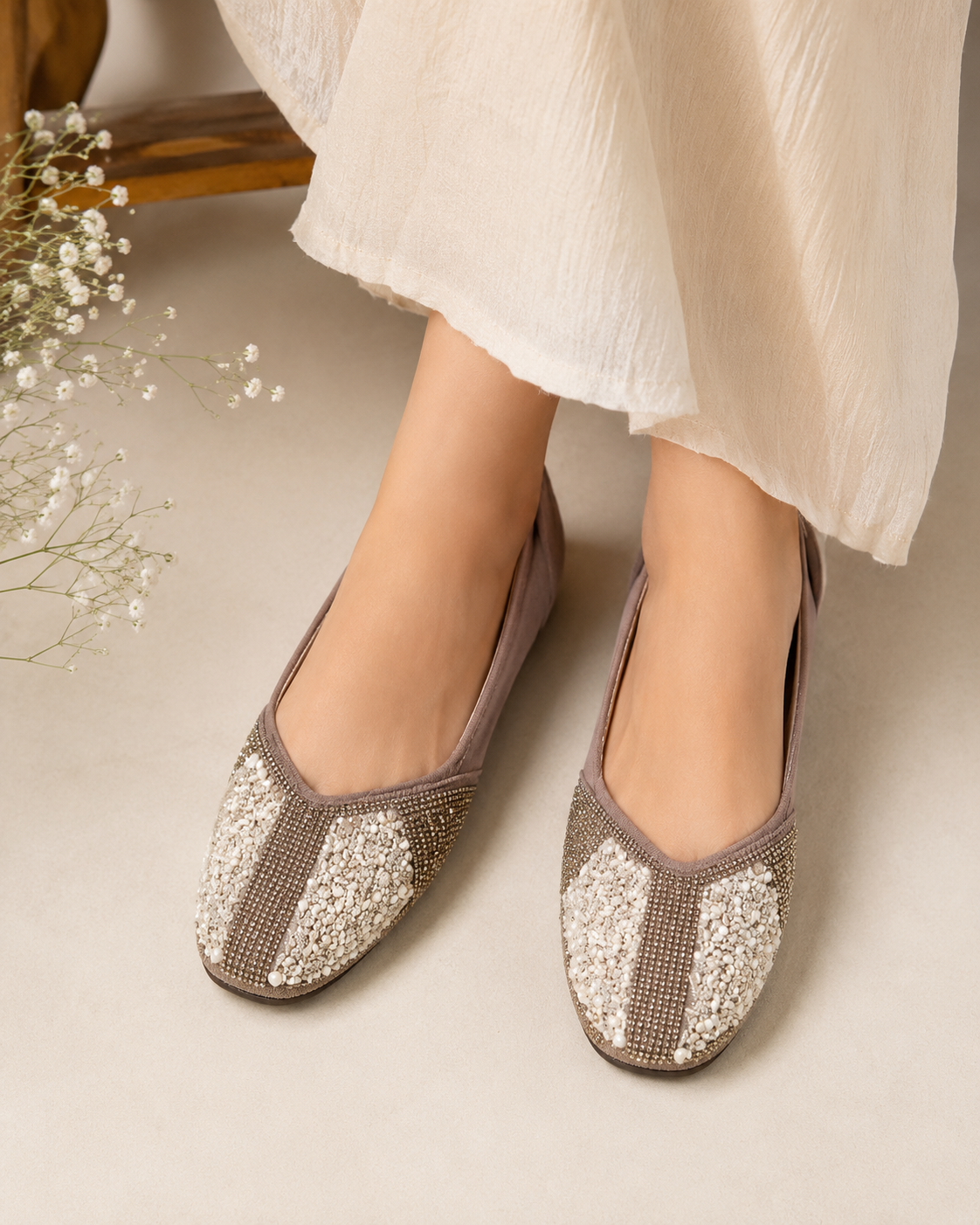 Women's Embellished Ethnic Flat Jutti – Taupe & White