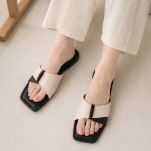 Women's Elegant Dual-Tone Flat Slippers – Beige & Brown